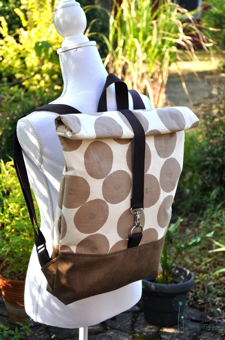 01 ELIN004 Elin Rolltop Rucksack 1