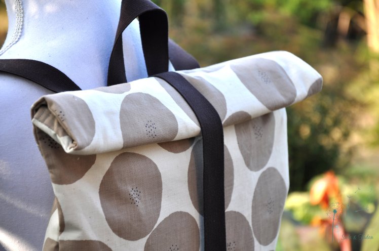 01 ELIN004 Elin Rolltop Rucksack 5